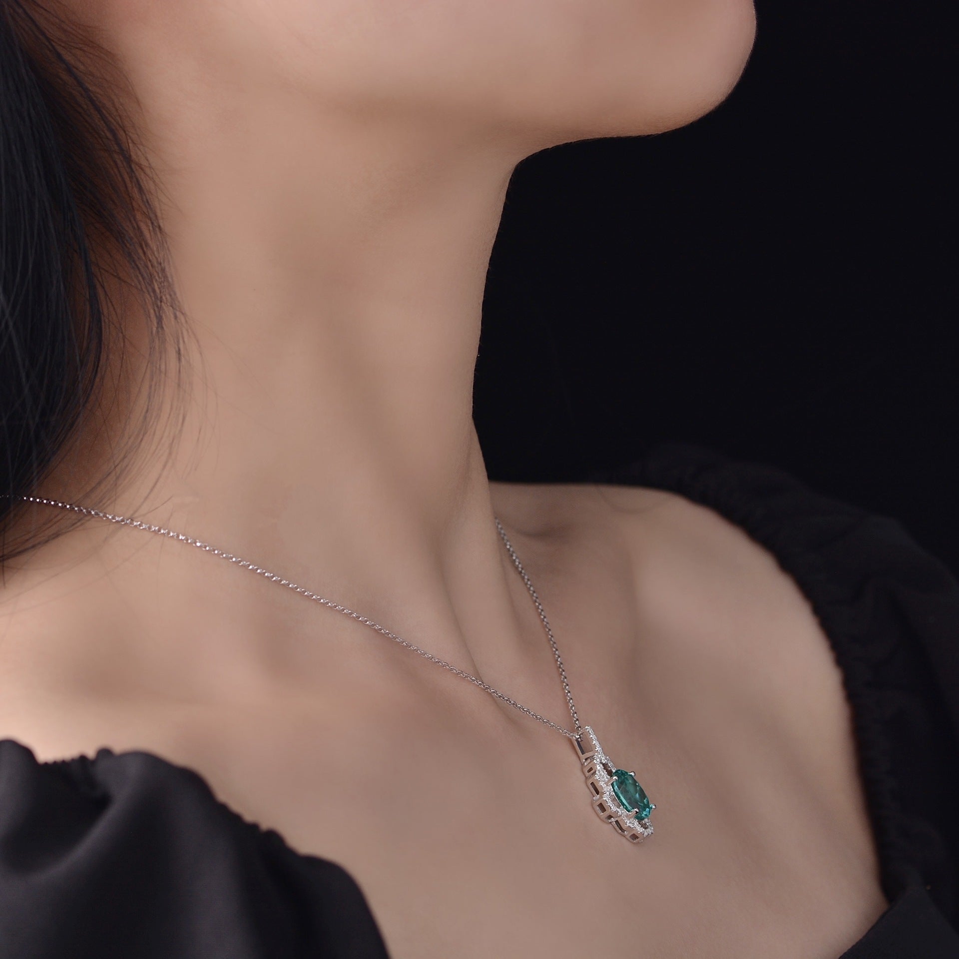 New 925 Silver 4ct Egg Shape Synthetic Paraiba Necklace